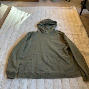 🥳 *SALE* Elwood Core Hoodie, Vintage Olive, Size Medium